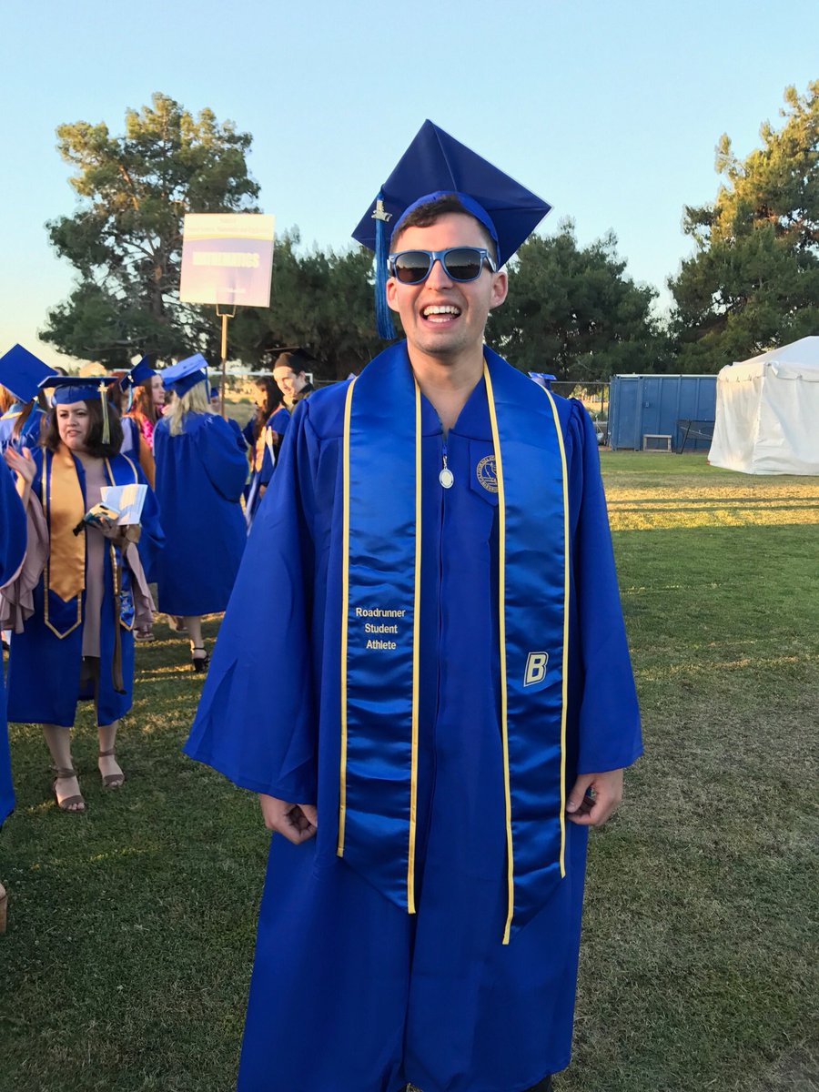 EvansvilleAD's tweet photo. CSUB Student-Athletes. #CSUB2017 https://t.co/rcAVdKLnqJ