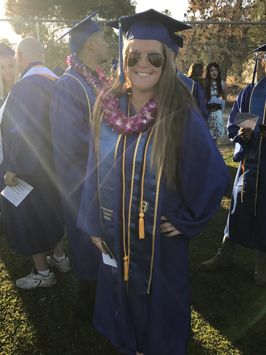 EvansvilleAD's tweet photo. CSUB Student-Athletes. #CSUB2017 https://t.co/XOxi31tRIp