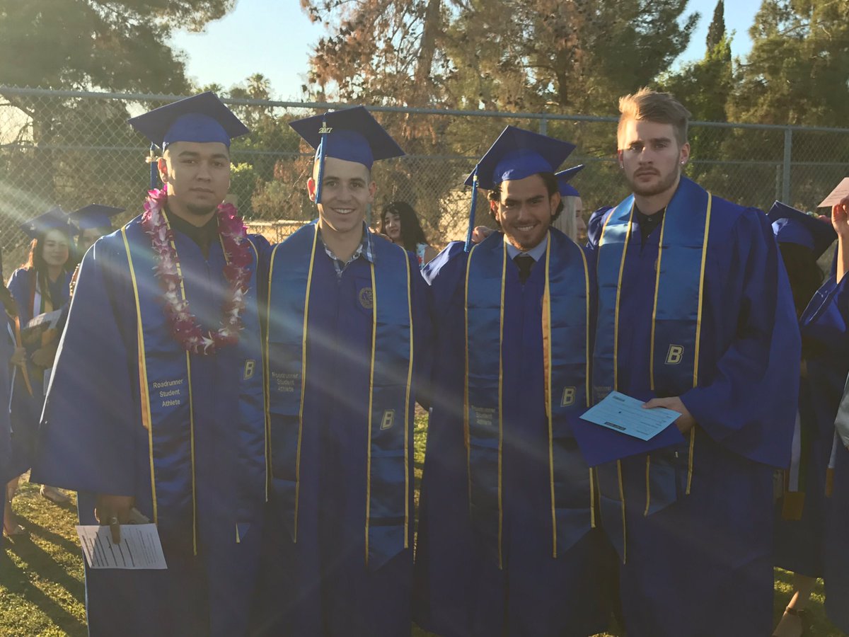 EvansvilleAD's tweet photo. CSUB Student-Athletes. #CSUB2017 https://t.co/XOxi31tRIp