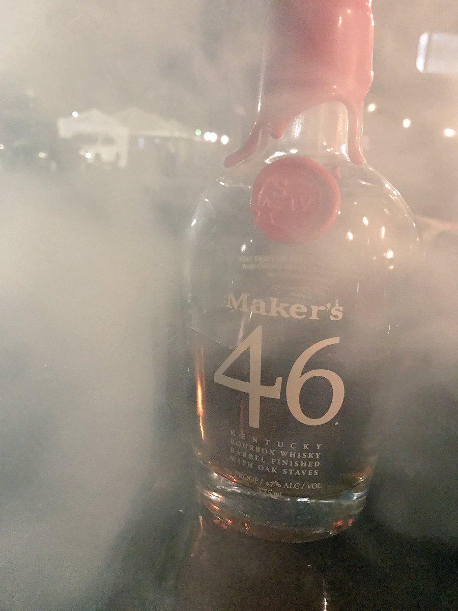 DanaReed1's tweet photo. Cool night cooking. Smokers lit, #Reedboyzbbq #saltcitybbq #makermark #bourbon #BBQ #slowandlow https://t.co/iXQDO7dOoC