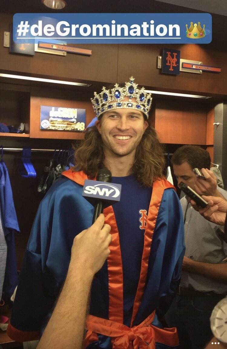 RisingAppleBlog's tweet photo. Much deserved. Looks good #deKing https://t.co/c8tZl87i48