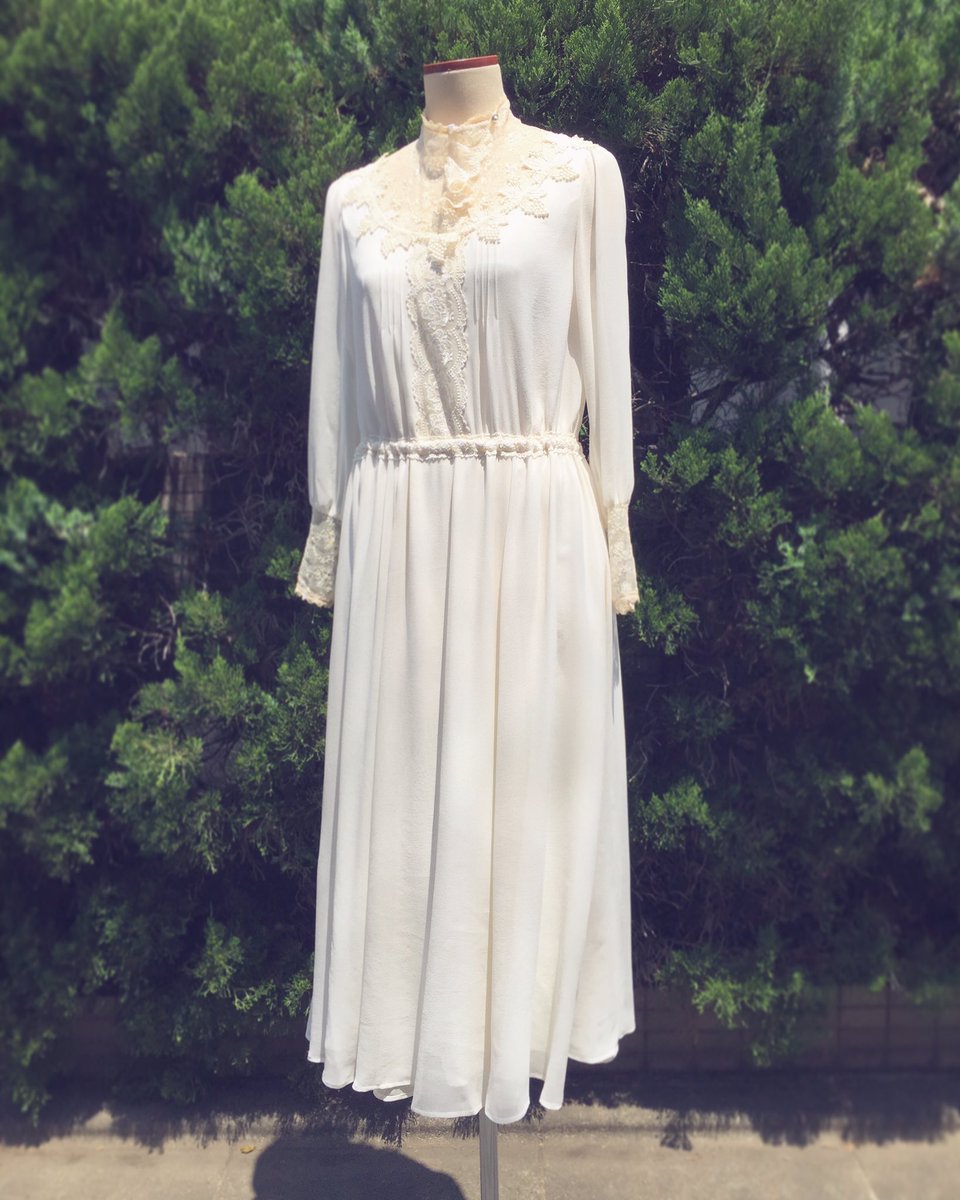 白いシャツの店レタル On Twitter フェスタvol 45に出品する 追憶のブラウス のロングドレスバージョン 20世紀初頭にインスパイアされたシルエットと 真っ白ではない アンティークホワイト こちら1点限り 54 000 税込 です デザフェス レタル 白いシャツ