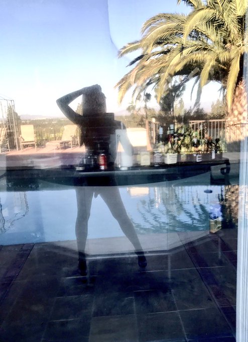 Just a little reflection nude selfie https://t.co/C6U3W4EEMF<a href="/tag/adultwork"class="tags"><span>#adultwork</span></a>