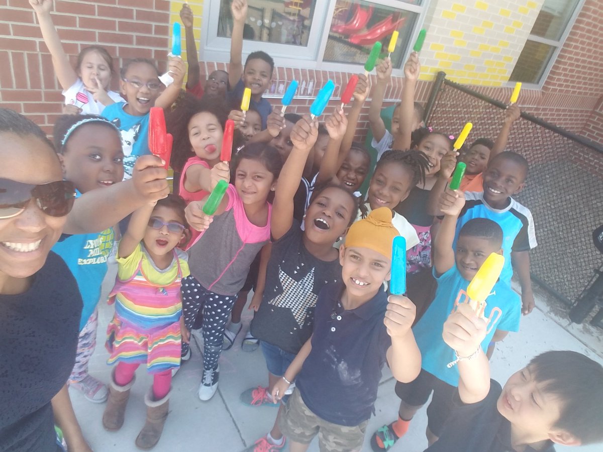 MrsShipp1's tweet photo. Cheers to a wonderful year! @LyonsMill https://t.co/syXR3fIY7S