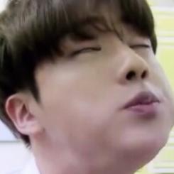 baby_jin0's tweet photo. @louis_rapmon @JinMinArgento @BTS_twt LOS VOY A VESTIR A LOS DOS
#BTSBBMAs https://t.co/UZBdVt9ICz