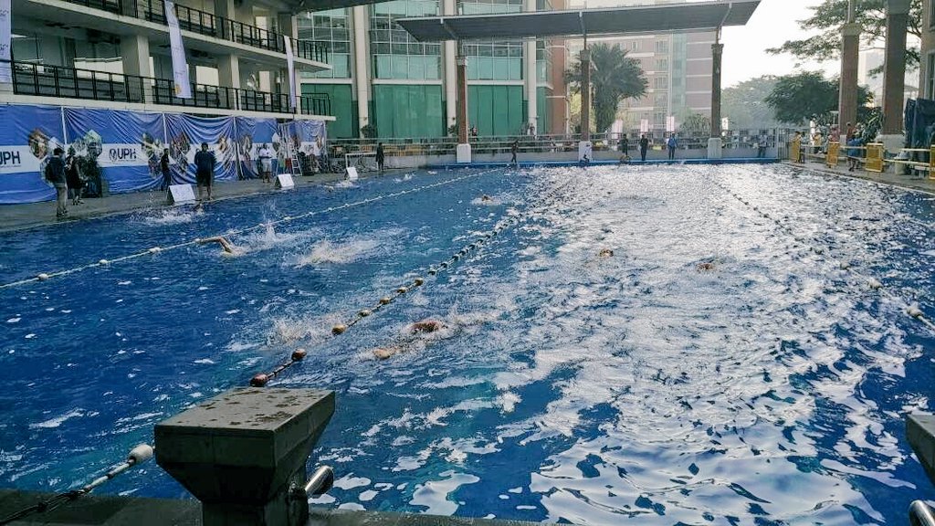 #LiscaAquathlon dimulai! Para peserta di haruskan berenang 3 putaran sebelum ke tantangan berikutnya