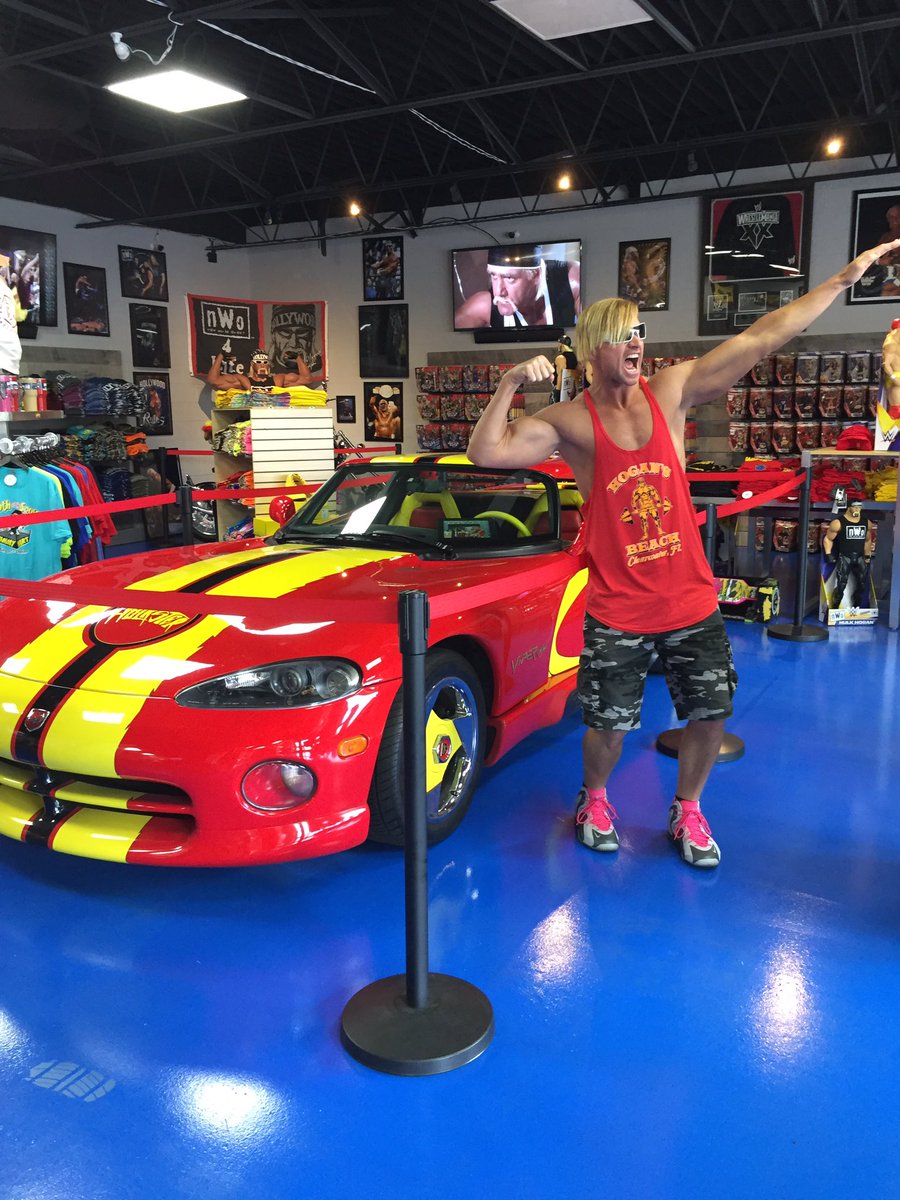 macsgym's tweet photo. Yo @HulkHogan,
I'm just a crazy Hulkamaniac!!!
@HogansOrlando https://t.co/JpdDJULVyx