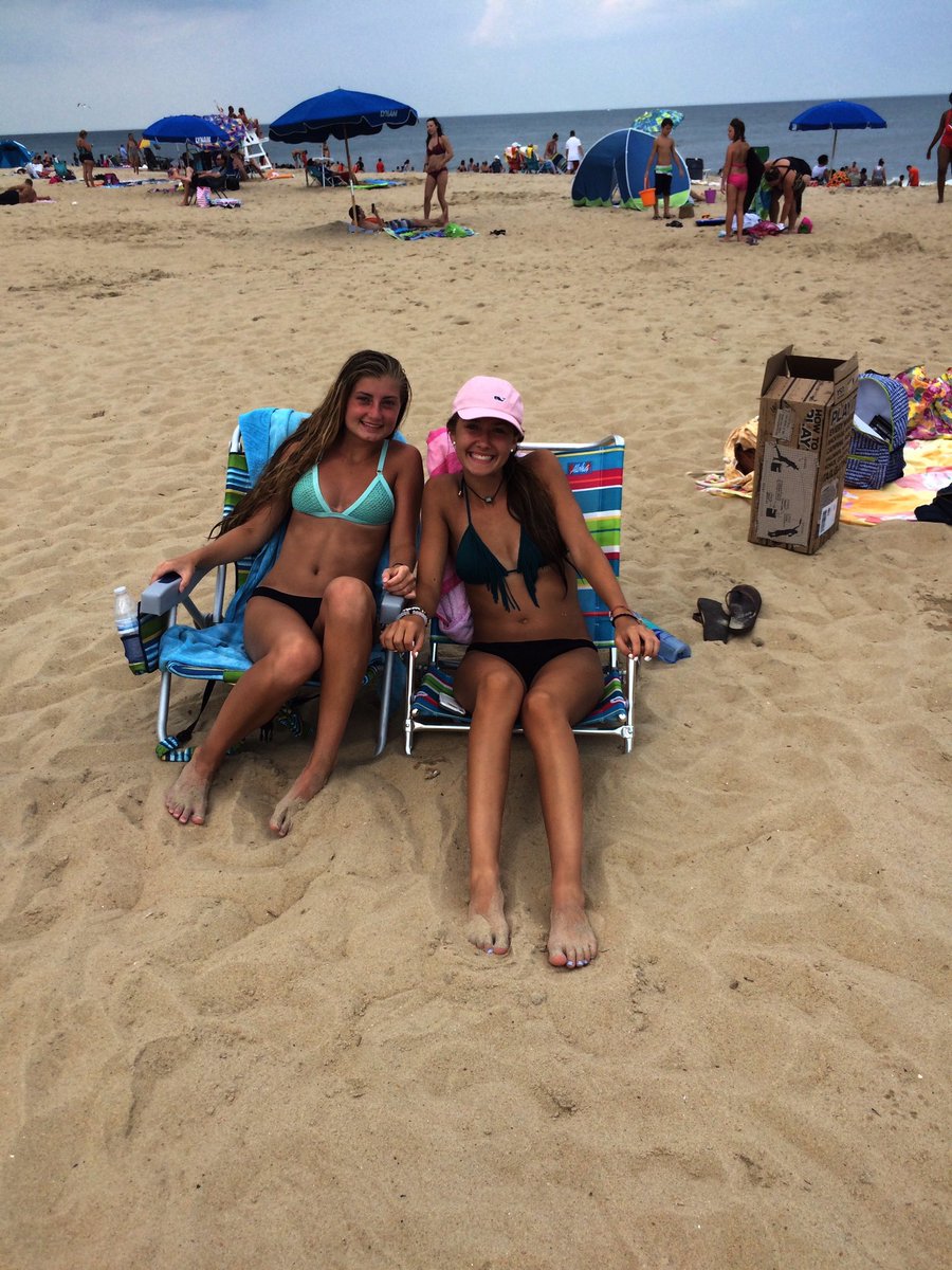 sam_elena13's tweet photo. @jaclynlittle44 happy day jacki:)) gonna miss you tons next year:( love you so much thanks for being youโค๏ธโค๏ธ #goflyingdutchman! https://t.co/1xnKcHQ3PA