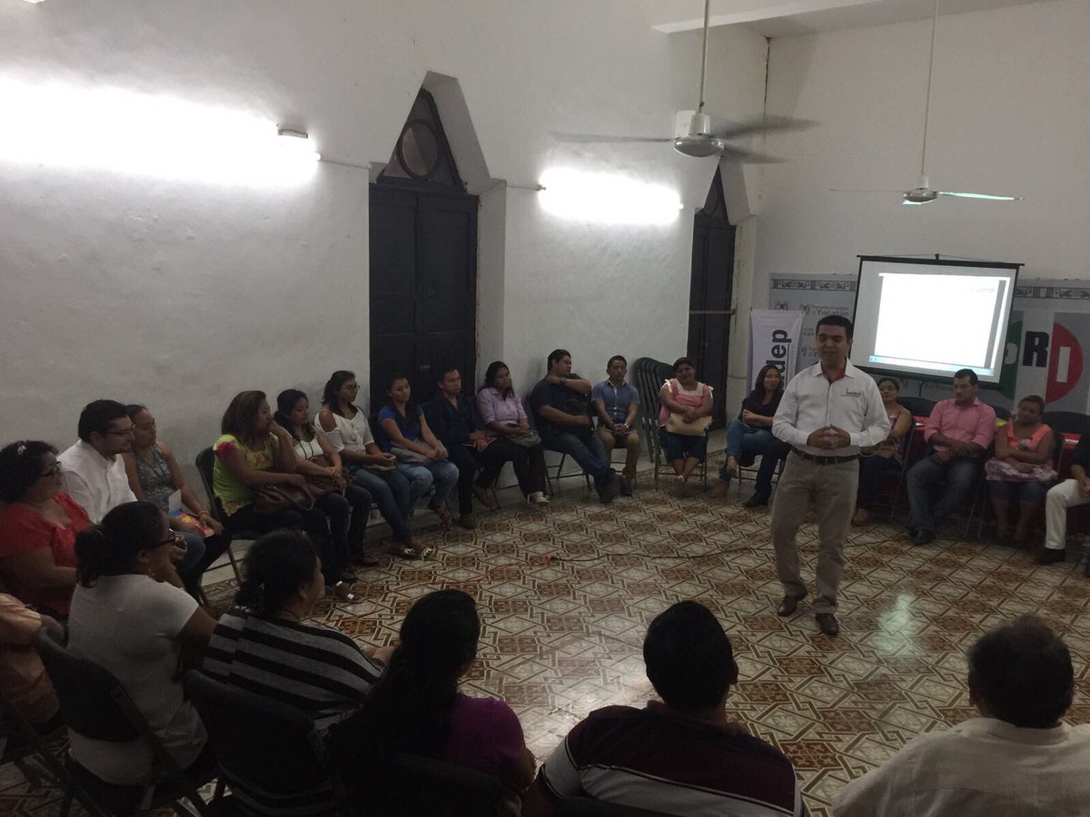 IRHYucatan's tweet photo. Seguimos #CapacitandoyFormando a los nuevos instructores del Instituto con la segunda sesión 'Manejo de Grupos' 
#SomosIcadepYucatán https://t.co/bKMVBLWCUS
