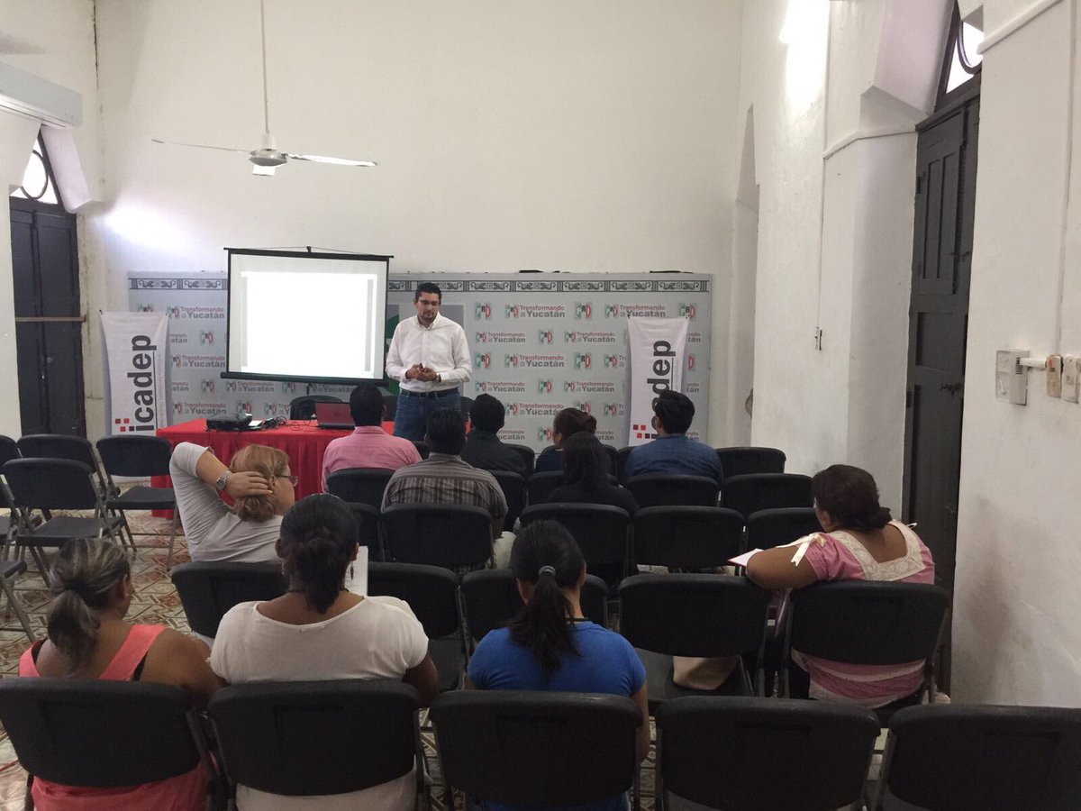 IRHYucatan's tweet photo. Seguimos #CapacitandoyFormando a los nuevos instructores del Instituto con la segunda sesión 'Manejo de Grupos' 
#SomosIcadepYucatán https://t.co/bKMVBLWCUS