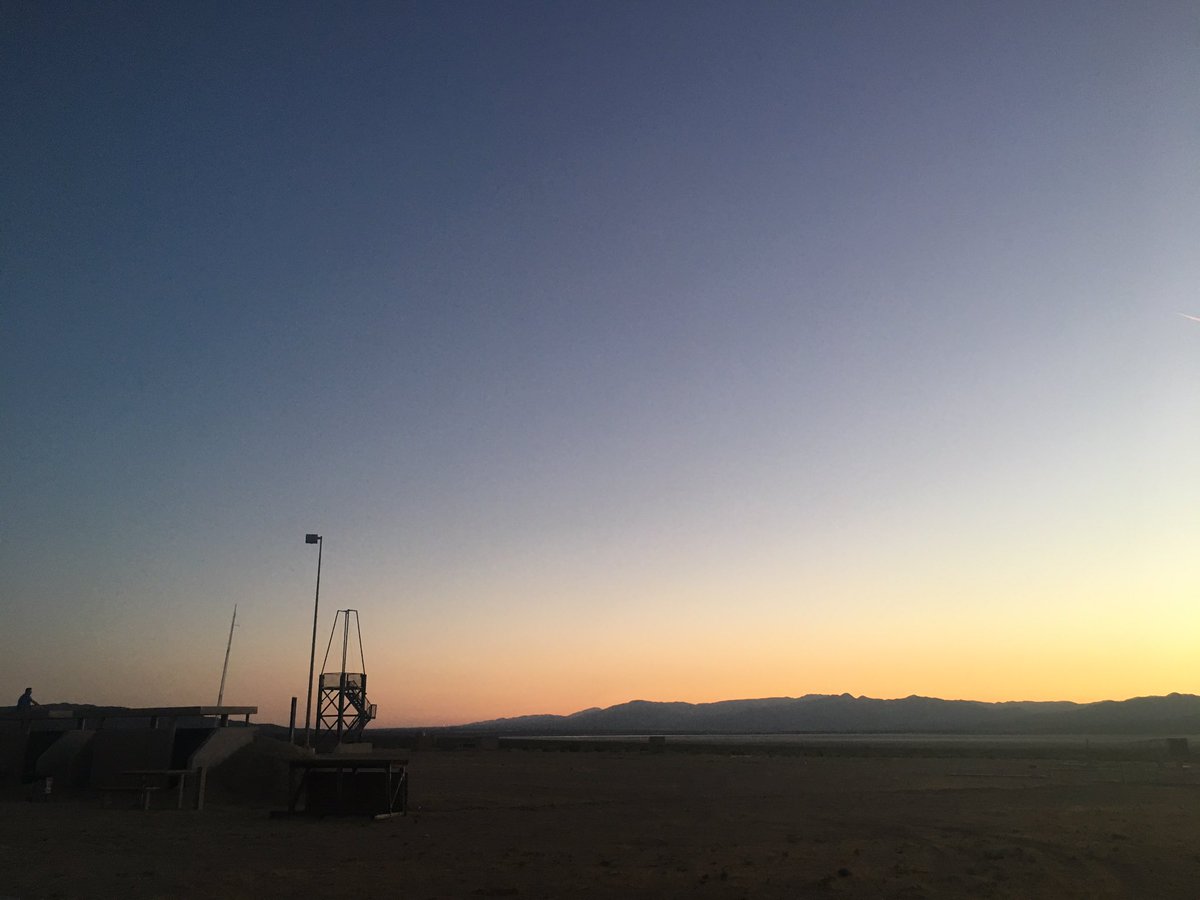 rocketsdsu's tweet image. night falls upon us out here in the #mojavi 🌄 who doesn't love a good sunset? #JustCaliforniaThings #JustEngineerThings