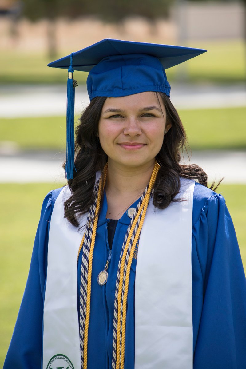 rootbeerphoto's tweet photo. @CSUBakersfield #2017Grad The daughter of my boss. #Congrats Jacquie. #CSUB2017 #rootbeerphoto #Bakersfield https://t.co/2i5ygtM2bq