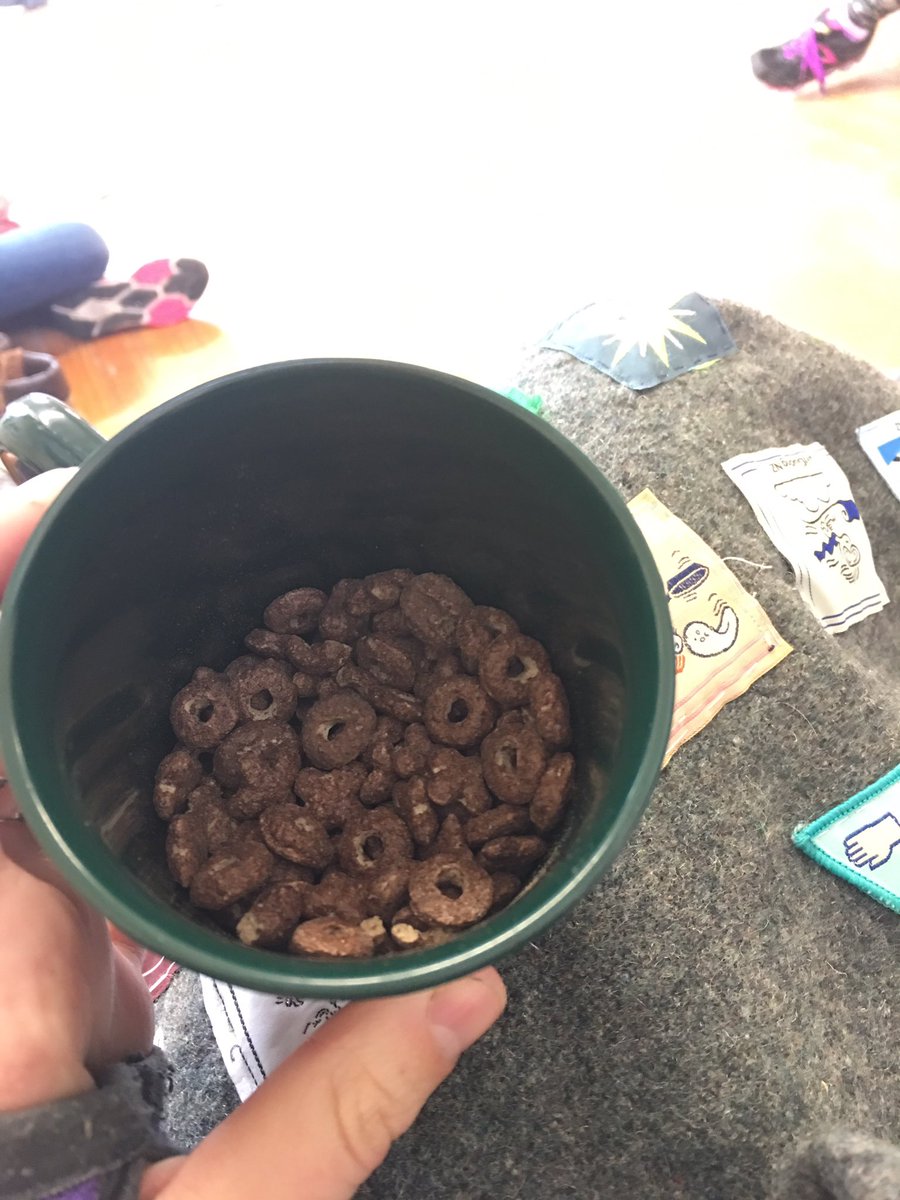 briisawesome19's tweet photo. Cereal out of a mug because why not!? The things you do on camp 😂 #pathwayscamp #girlguidingnz https://t.co/Y0Sy1UpMAk