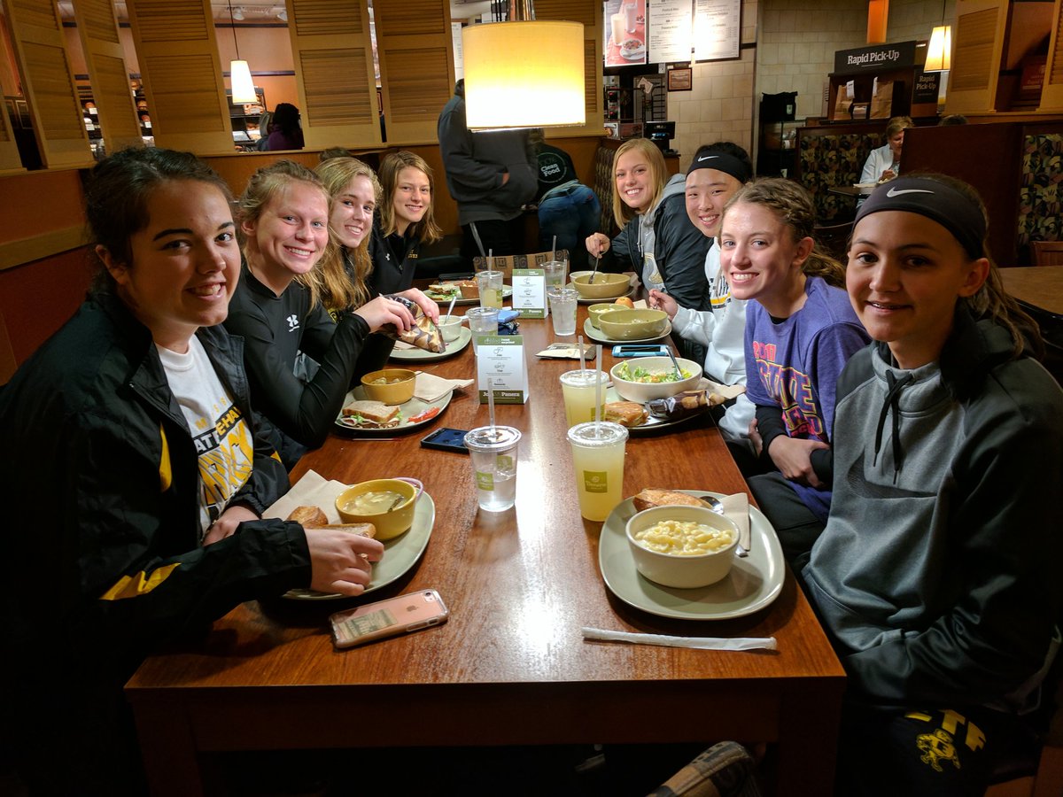 ehawkwrestling's tweet photo. Overberg finishes 12th in the 100 hurdles!
Joyce finishes 9th in the discus! https://t.co/duaz2ziNFx