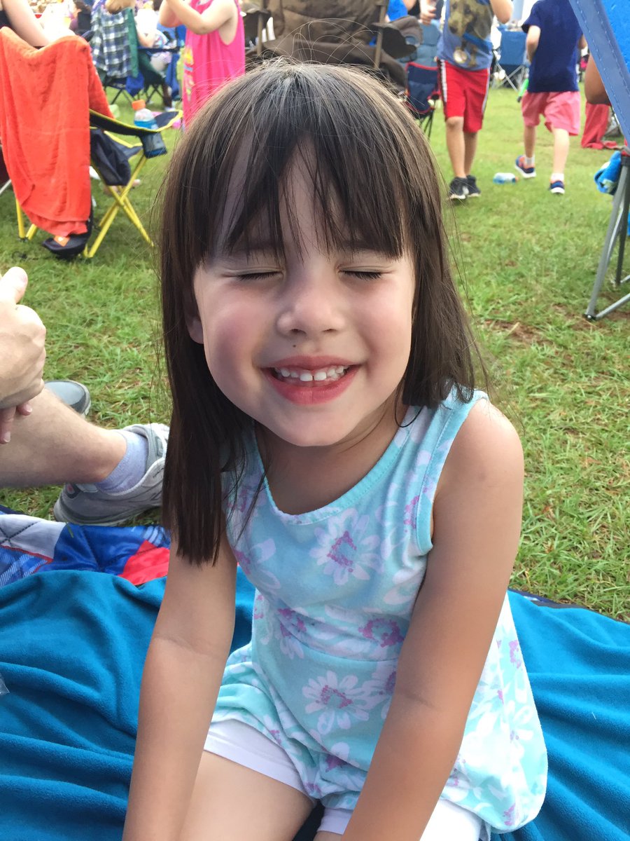 JanineEB532's tweet photo. Please don't rain on us at #pepsipops #mssymphony #rez https://t.co/5F3k1ukFgj