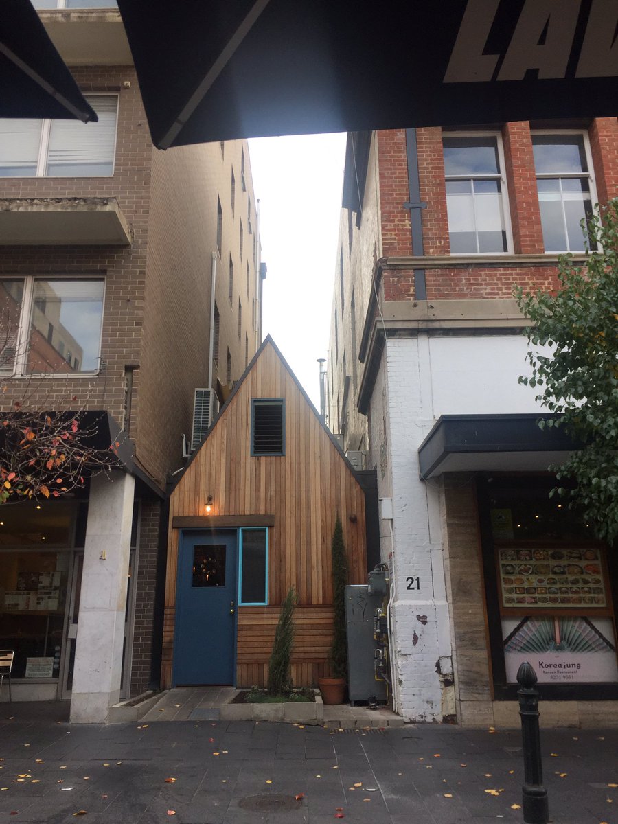 arch_lintel's tweet photo. Exploring #Adelaide #LeighSt #PinkMoonSaloon #beerintheafternoon https://t.co/fkG6aCWuY0
