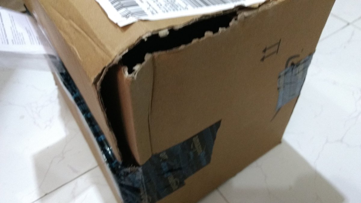 snazzyawi's tweet image. @amazonIN Look at the packaging. This is not acceptable.Just received it #Worstpackaging I have ever seen . I am rating 1 out of 10.