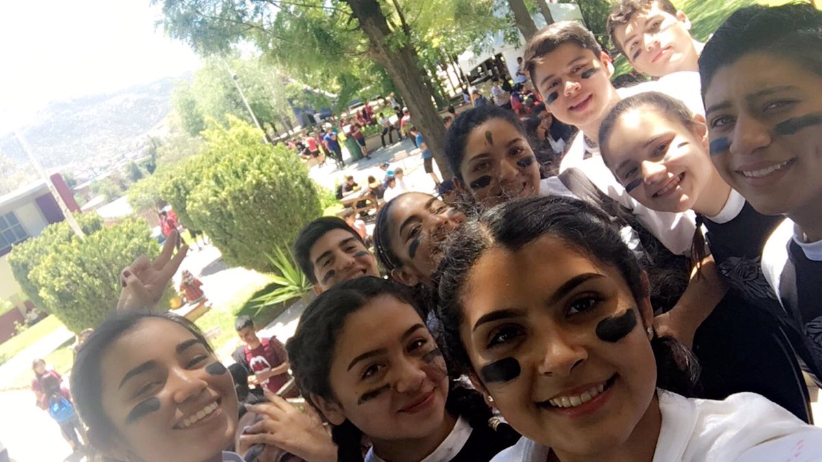 ferly_66's tweet photo. Que día tan chingon🤘🏽💗 #rally2k17 #blackrebels https://t.co/0M82mrBkBT
