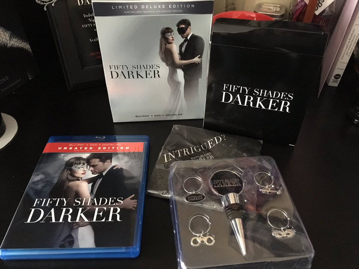 flirtydirtybook's tweet photo. Thank you @bookmomma101 for hooking a Canadian #fiftysista up❤️ #fiftyshadesdarker #bluray #targetedition #thingsyoucantgetincanada https://t.co/LSqiBhPAuC