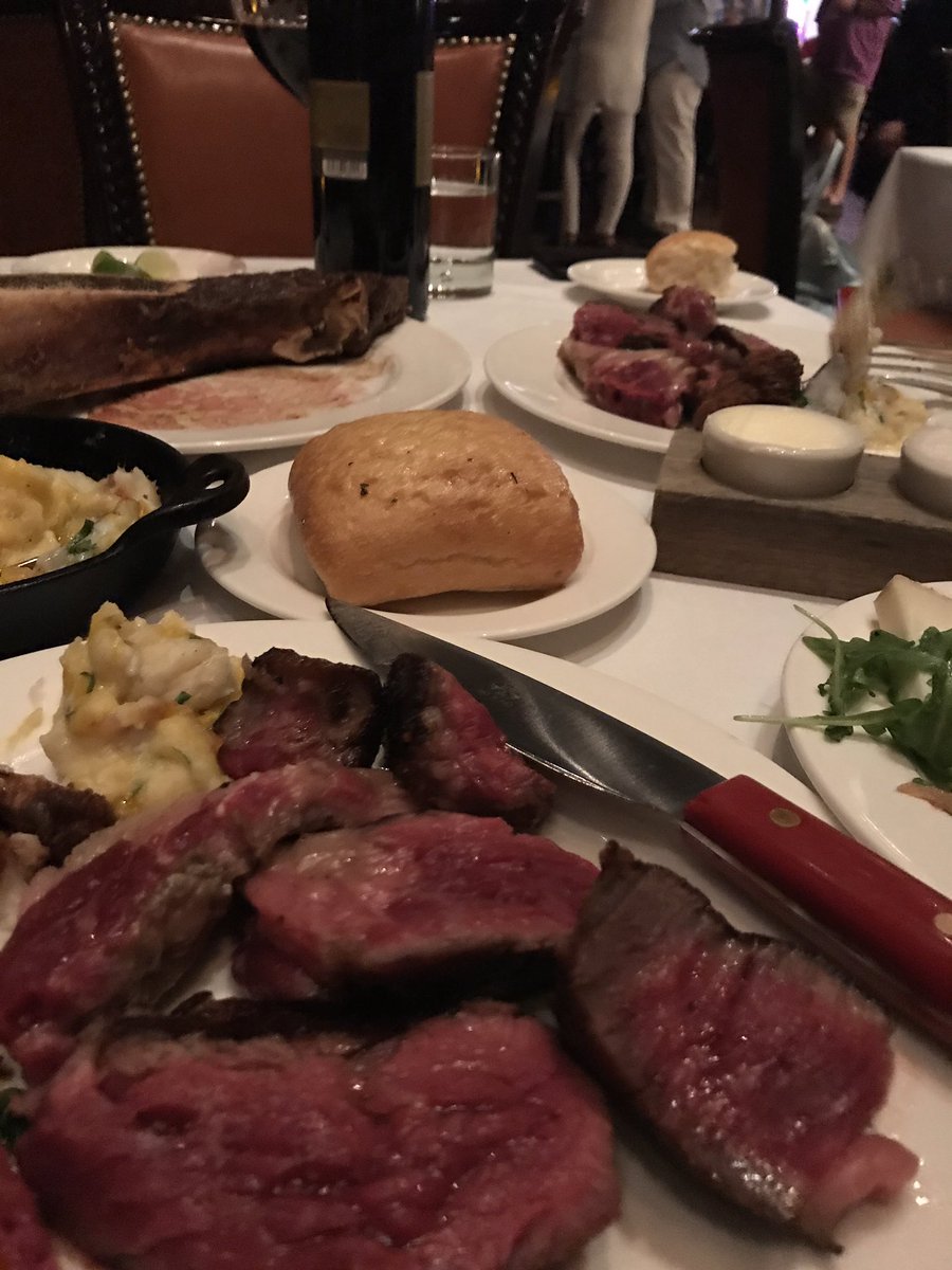 AlexisBardonner's tweet photo. #Carnevino https://t.co/RkVU5wCbHX