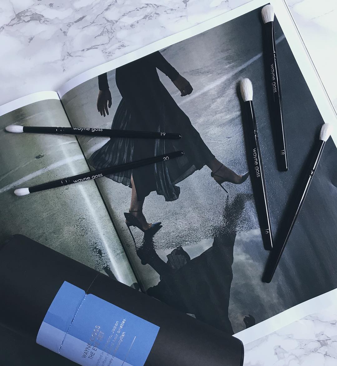 SavvyinSanFran's tweet photo. The new @gossmakeupartis #WayneGoss #EyeSet #makeupbrushes from @beautylish are available now..#bblogger #beautylish https://t.co/LzhNGGCxK9 https://t.co/nzReOC2ARw