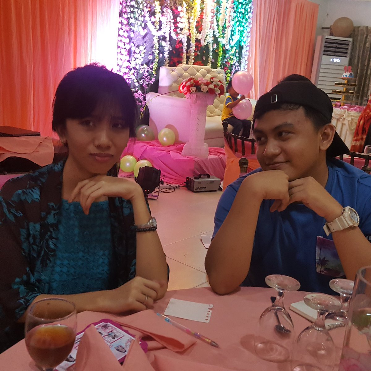 raemarvinn's tweet photo. #MayFuture 💖 @frnchscmarie @drndes https://t.co/XyX6Cd1wOe