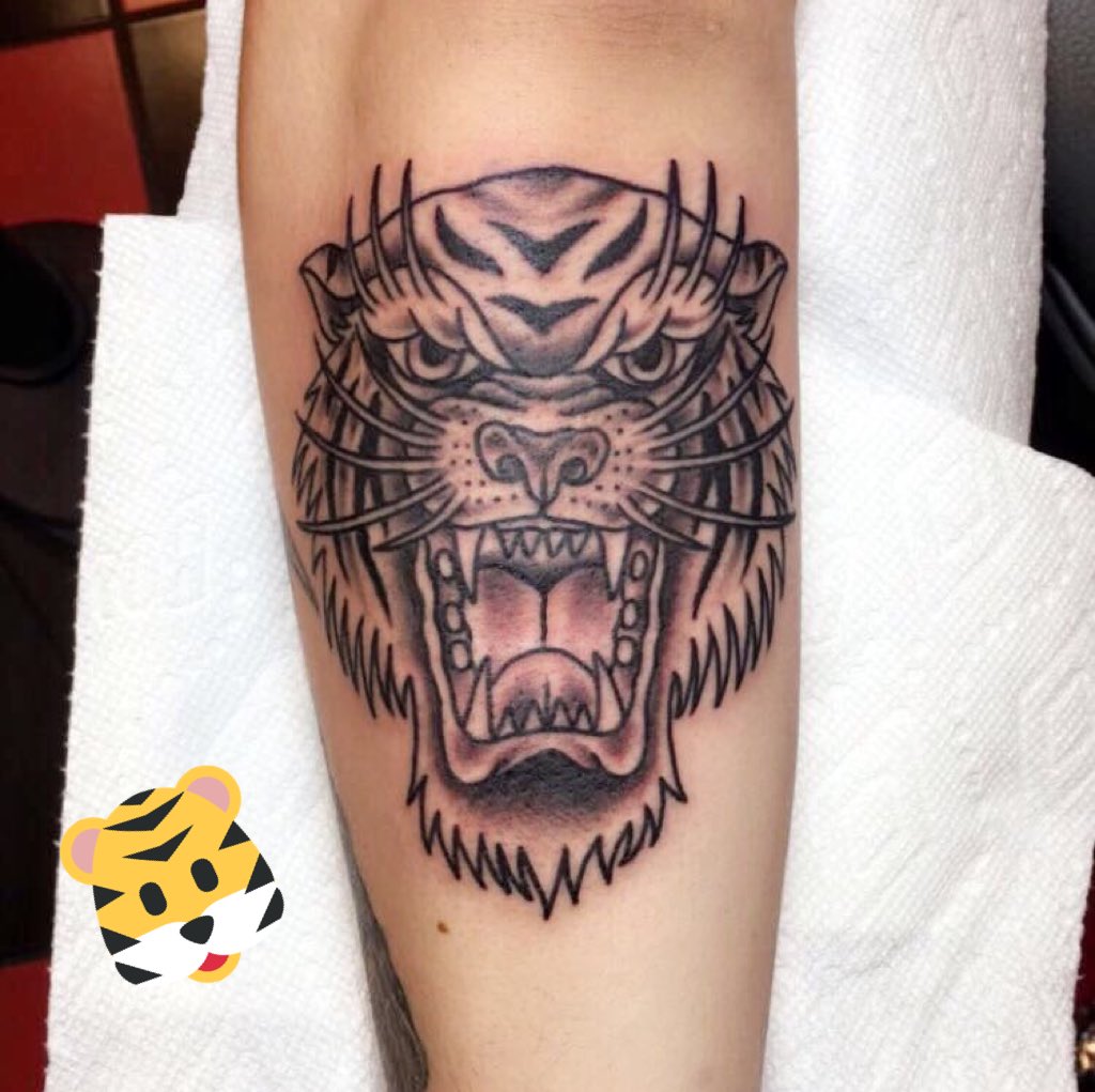 joeyhamoui24's tweet photo. My new cattt😾 #atomictattoo https://t.co/MGIUA6lxab