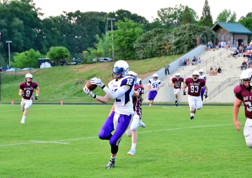 hotrodtodd25's tweet photo. Spring FB is a wrap for Union Co. following a 28-17 W at Chestatee.
UC varsity led 14-10 at halftime; JVs took over in the 3Q &amp; frosh in 4Q. https://t.co/bW5I3Br4uG