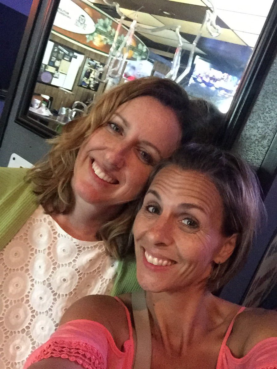 WhereisScharf's tweet photo. Last girls standing #proud https://t.co/Z3wdizdFIE