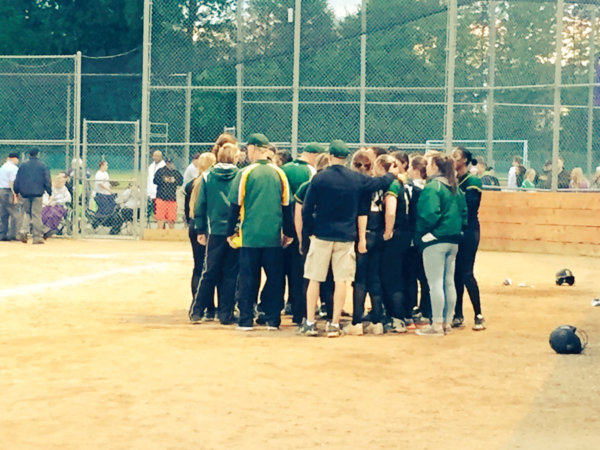 Sehome Fastpitch on to the state tournament.#sehome #fastpitch #shs