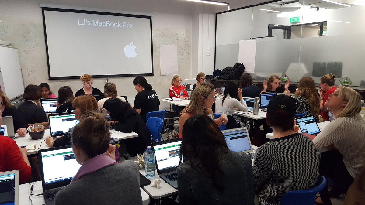 PranatiVyas's tweet photo. Awesome bunch of women diving into coding! #femaleplus @freeCodeCamp #melbourne @LJKenward https://t.co/kuHMrG3F2H