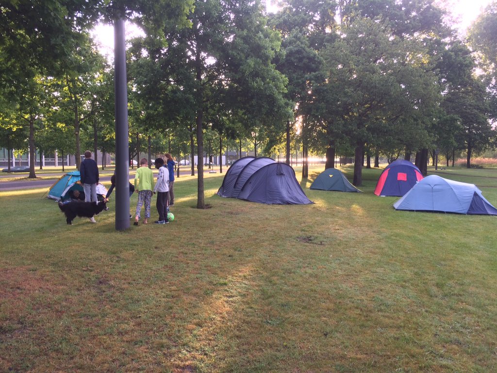 inspirationhtc's tweet photo. Ontwaken om 6am na 2h slaap @hightechcampus #hightechcamping. 14 vermoeide snoetjes. Zo zeilen tijdens #htor #dtw! Mooie start vh weekend! https://t.co/FUqhR8ObuR