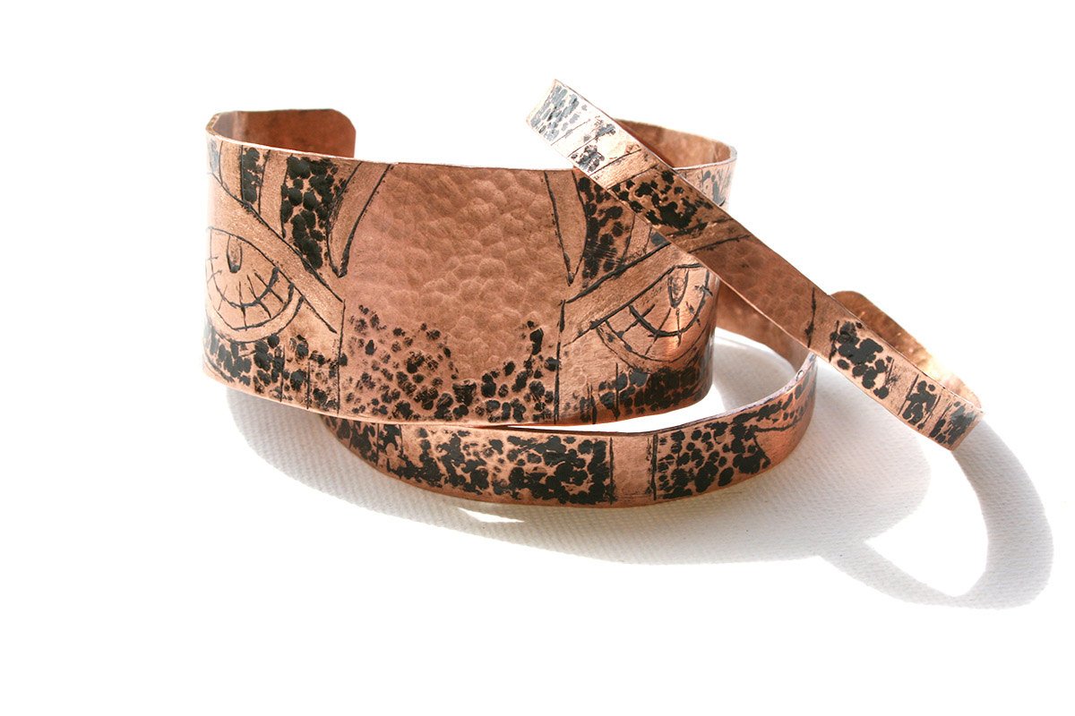 sosygallery's tweet photo. Copper cuff bracelet set, stacking bracelets, tiger engraved cuff… https://t.co/wICV1uGWSh #etsyseller #TexturedCuff https://t.co/jDxdqx32Ku