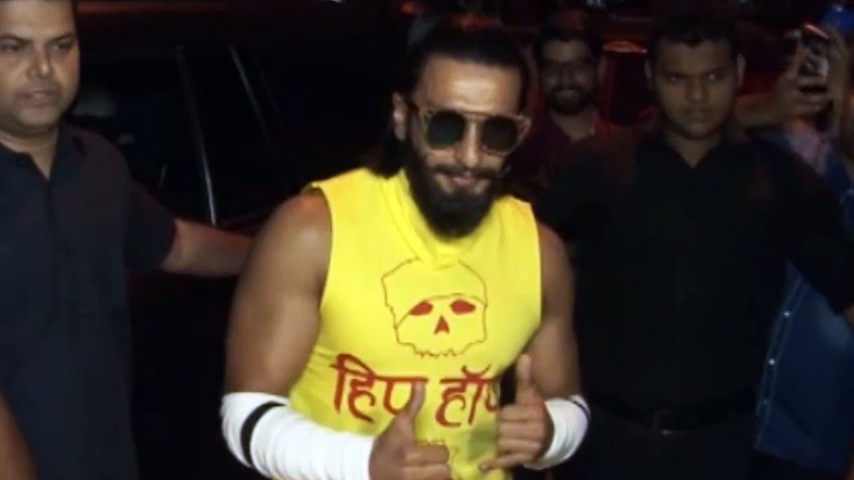 BollywoodUncut's tweet image. 🎥#RanveerSingh Spotted In New #Avatar As #DesiRapper #JacknJones 
Check Out👉goo.gl/C0g4zO