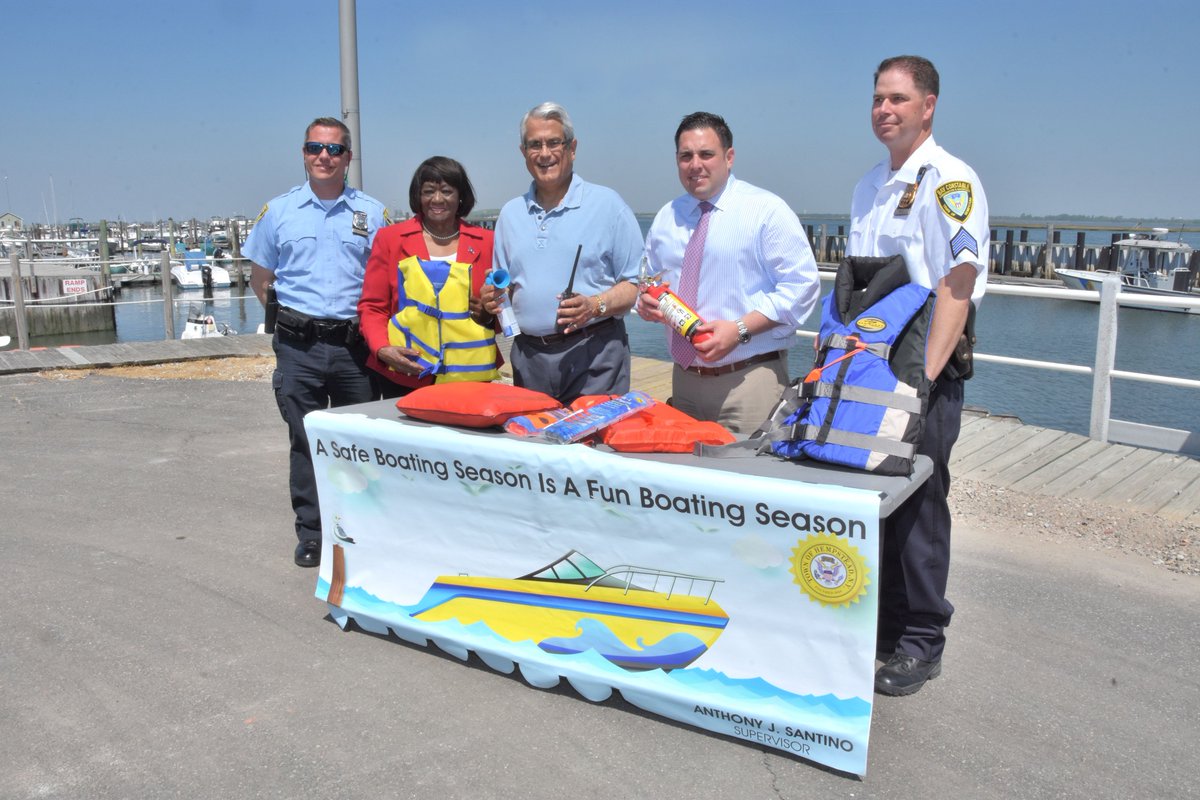 AnthonyJSantino's tweet photo. #NationalBoatingWeek starts today. #StaySafe on @HempsteadTown waters. Take advantage of our free boat safety inspections today &amp; tomorrow https://t.co/o1GAuA7lEJ
