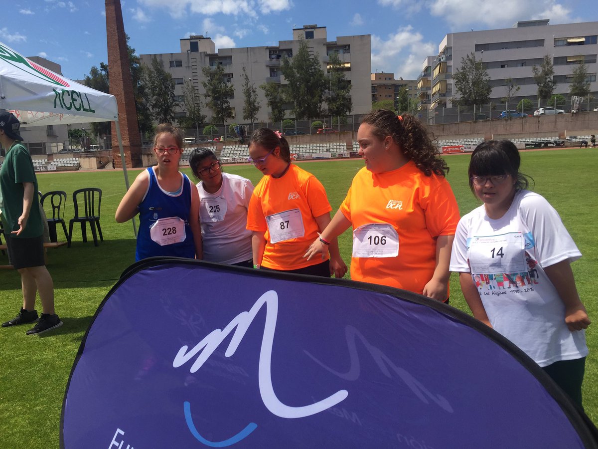 SOCatalunya's tweet photo. Una vez más,Muchas gracias @fundacionmessi por colaborar en Jornadas Escolares #Atletismo y ayudar a que nuestros atletas hagan deporte! https://t.co/PthNeWPEdr