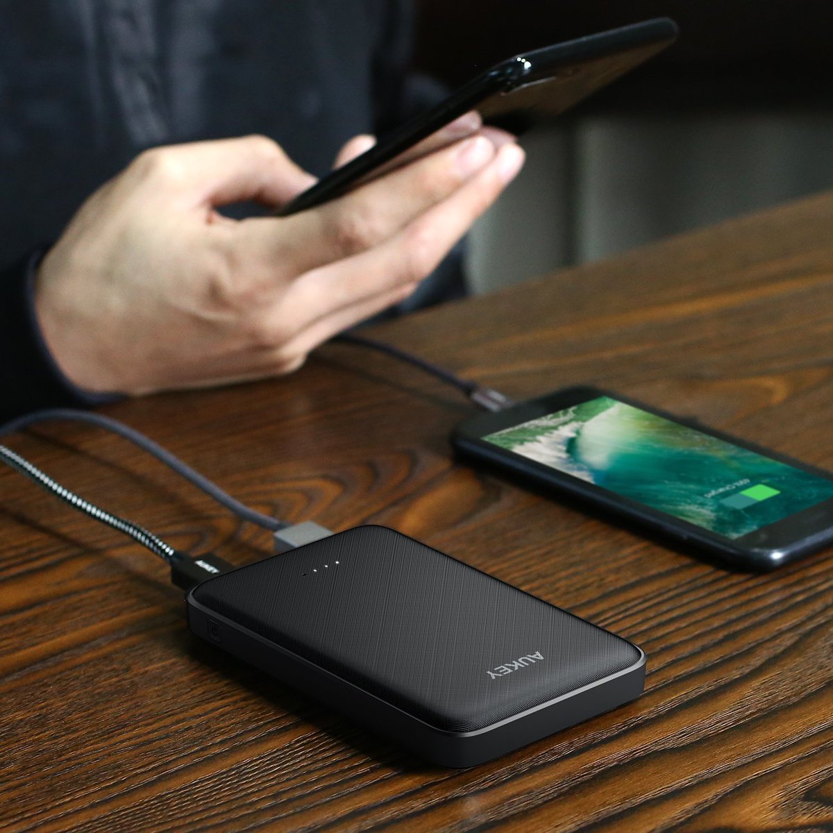 PromosHT's tweet image. 🔥 16% 🔥

Batterie externe 10000mAh Aukey à seulement 15,99€ !

→ amzn.to/2qBe07W