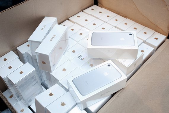 pressta_ru's tweet photo. Apple удивила снижением продаж iPhone https://t.co/BbES3ZMnnb https://t.co/K0hjP5XXMe