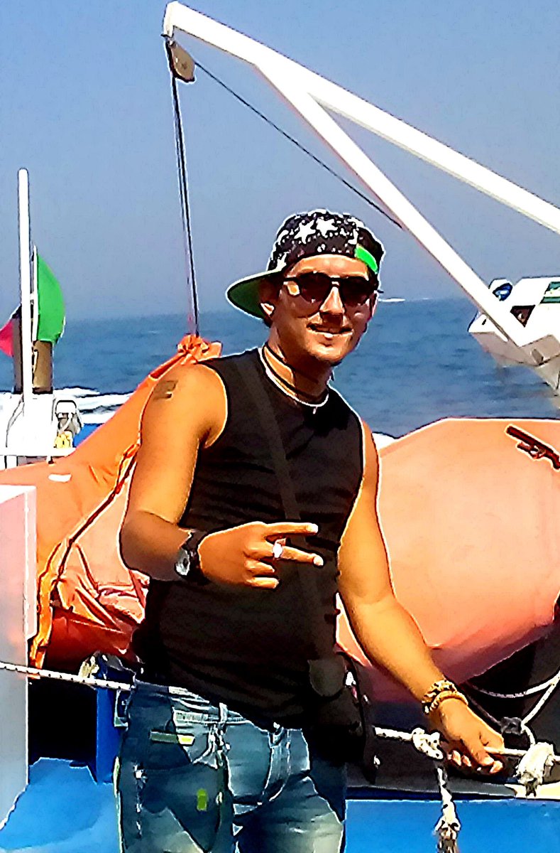 DJAlbyFantastix's tweet photo. A Day by the #Sea here in #Naples! In preparation for this #Evening... I wish you a Fantastic #Saturday to all #Boys & #Girls!
#TechnoSummer https://t.co/Il6lrD8WpE