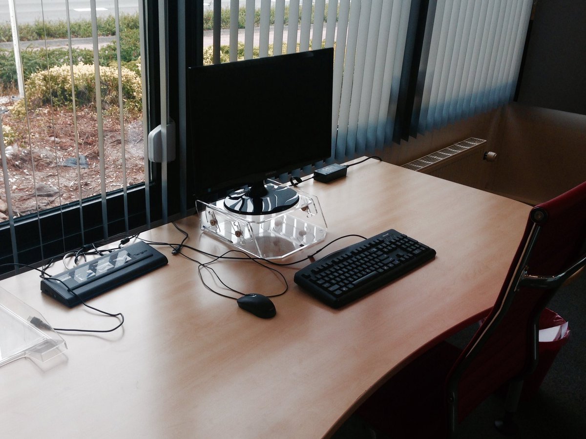 Dat was 'm dan, m'n laatste werkdag zit erop. <a href="/Marcommit/">Marcommit</a> #bedankt voor alles en de lieve woorden gister. Op naar <a href="/jaarbeurs/">Jaarbeurs</a>! #zinin