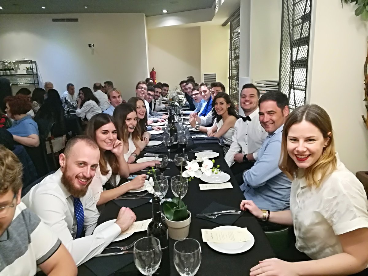 Geografia_UZ's tweet photo. Promoción Geografía y Ordenación del Territorio 2013-2017 - Graduación en Paraninfo y... cena
ENHORABUENA !!! https://t.co/KAB1QZjpPC