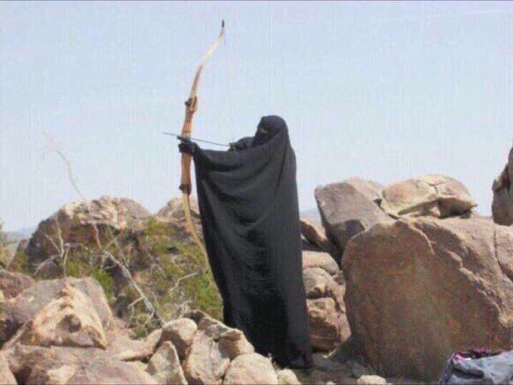 khaled_11116's tweet photo. #بنت_ترامب
محاولة أغتيال #إيفانكا ترامب 😜😂😂 https://t.co/n0cPbk2qjE