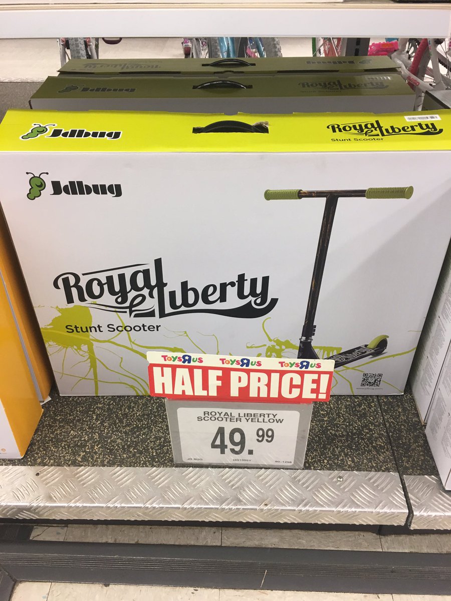 TheSmithlar's tweet photo. @ToysRUs clearly had these on half price sale only to get to the till and be told they aren't. Now I have two upset children 😤 https://t.co/KPygLEMKBN