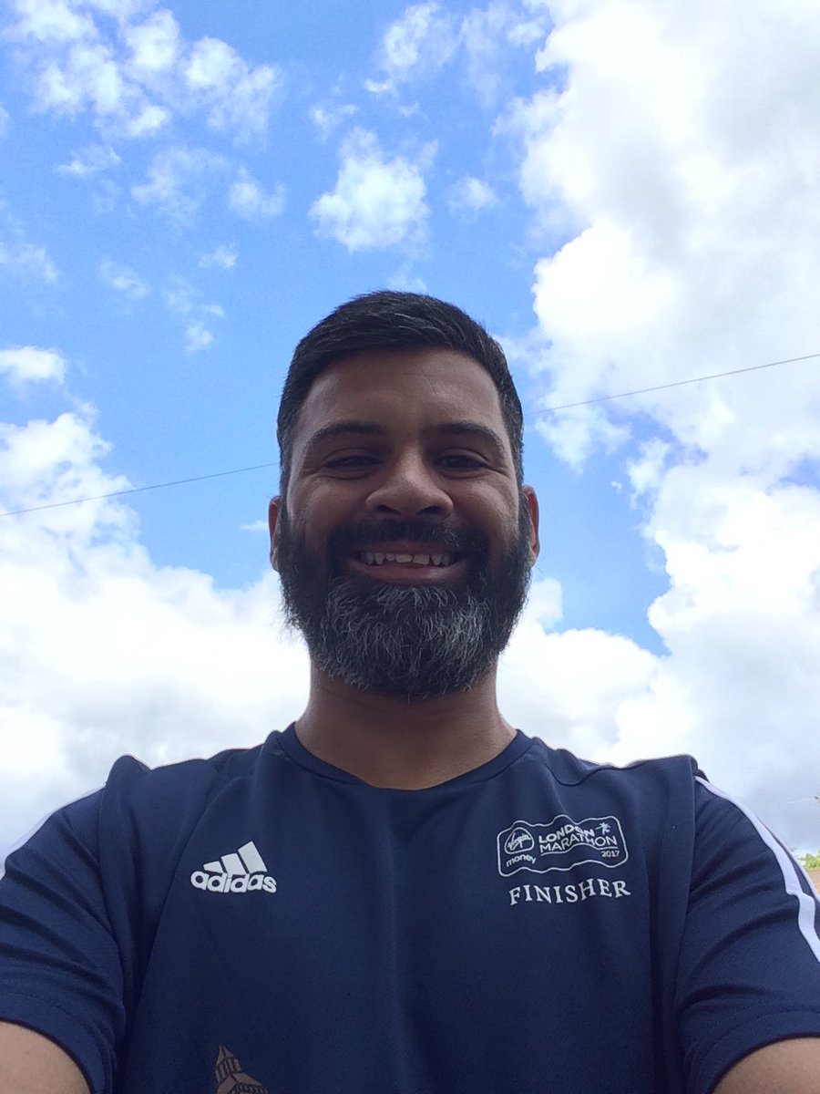 asafdar1's tweet photo. As it's such a lovely day I thought I'd wear this #LondonMarathon #Finisher T-shirt 😁. Thank you (again) for the opportunity @PharmaSupport https://t.co/ZC5lbYSXzY