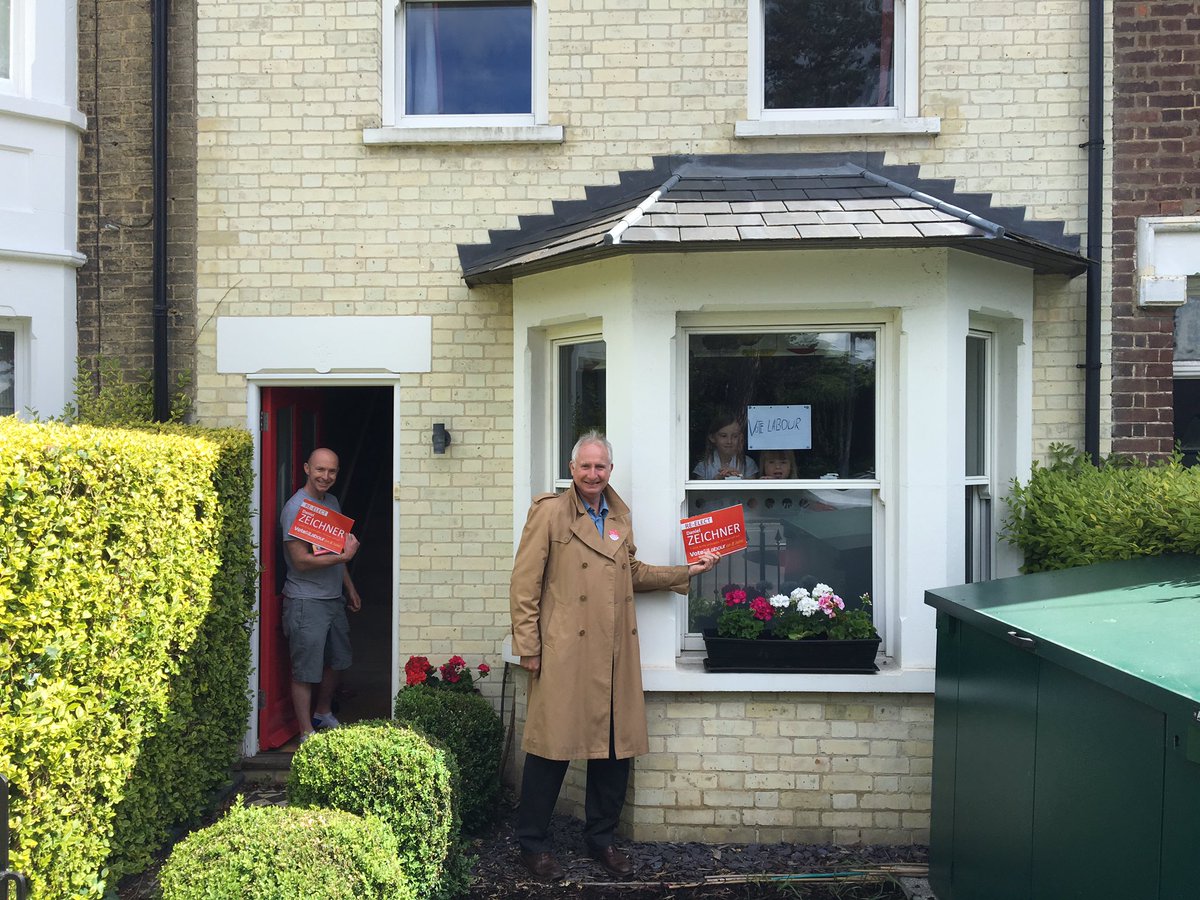 DanielZeichner's tweet photo. Met a lovely Labour family on the #LabourDoorstep earlier who are so supportive they even made their own poster! #VoteLabour https://t.co/DXZ62uuTCU
