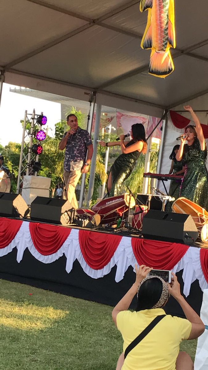 INAinDarwin's tweet photo. Bu @OctavinM attends @PalmerstonNT Warisan Budaya Indonesia w/ @DFATNT @abbott_ian @lukejgosling @terrykmills https://t.co/G5hPT5LI27