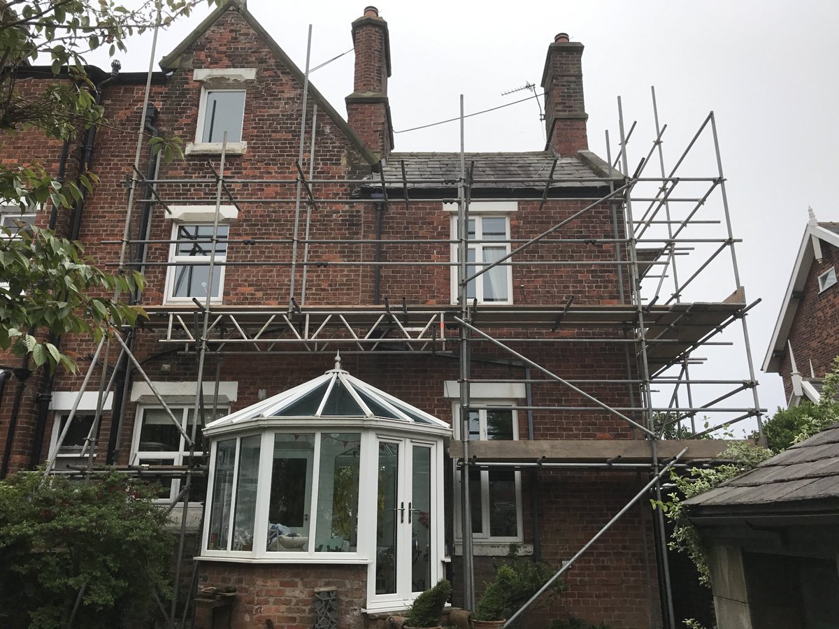 Dryabode's tweet image. #dryabode #sandblasting #masonrywaterproofing New project. Lovely house Lytham. Roofing, chimneys, sand blasting, masonry water proofing.