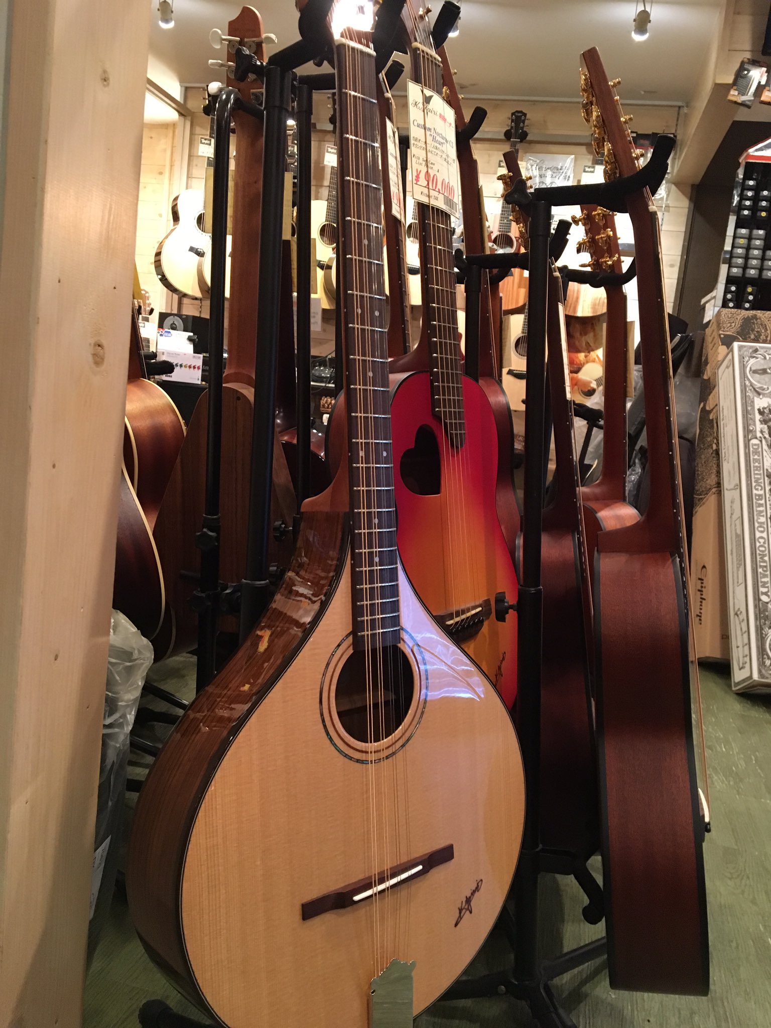 池部楽器店 Heartman Guitars على تويتر 店頭速報 アイリッシュブズーキ K Yairi Boy2 再入荷しました マンドリンのようなチューニングです T Co E5q7p7jqyi ハートマンギターズ Kヤイリ ブズーキ