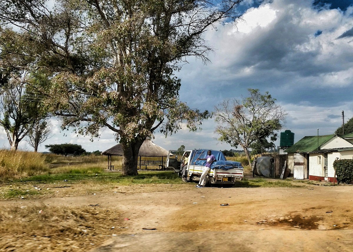 kpczim's tweet photo. This road. New every time. #Harare to #Mutare. #Zimbabwe. https://t.co/aJjHCi5zGD