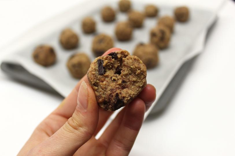 GHOFitness's tweet photo. NEW RECIPE - Protein Cookie Dough Balls. https://t.co/ZcatXOcNm1 #GHOGY #healthyfood #snacks #protein https://t.co/TCPldTq9ud